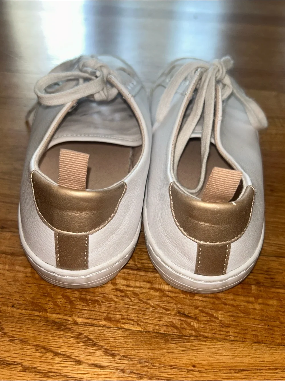 GAP White Women's Low-Top Lace-Up Sneakers